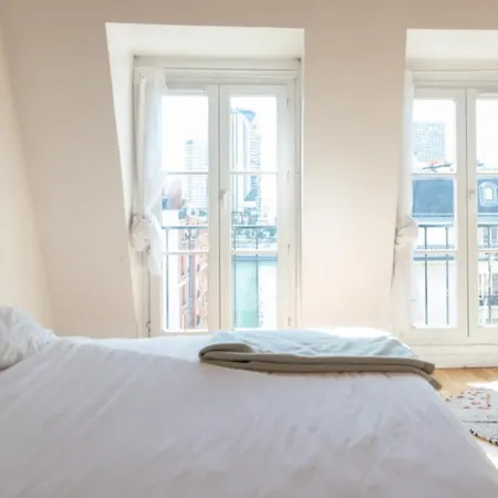Bright Appt Near Trocadero Paris